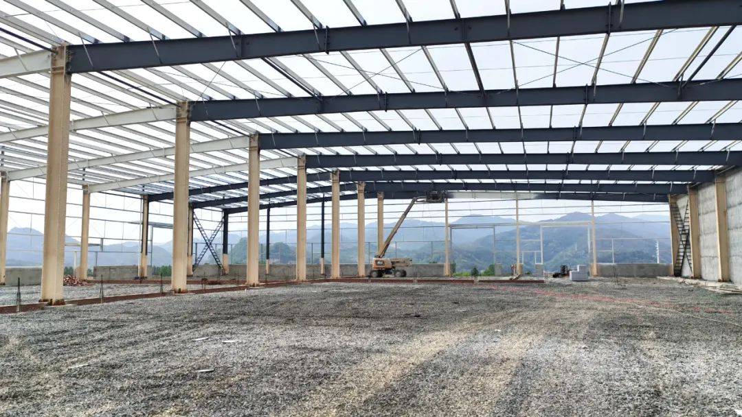 服務(wù)建支點(diǎn)，沖刺‘雙過半’丨竹溪茶產(chǎn)業(yè)超級工廠項(xiàng)目建設(shè)‘火力全開’